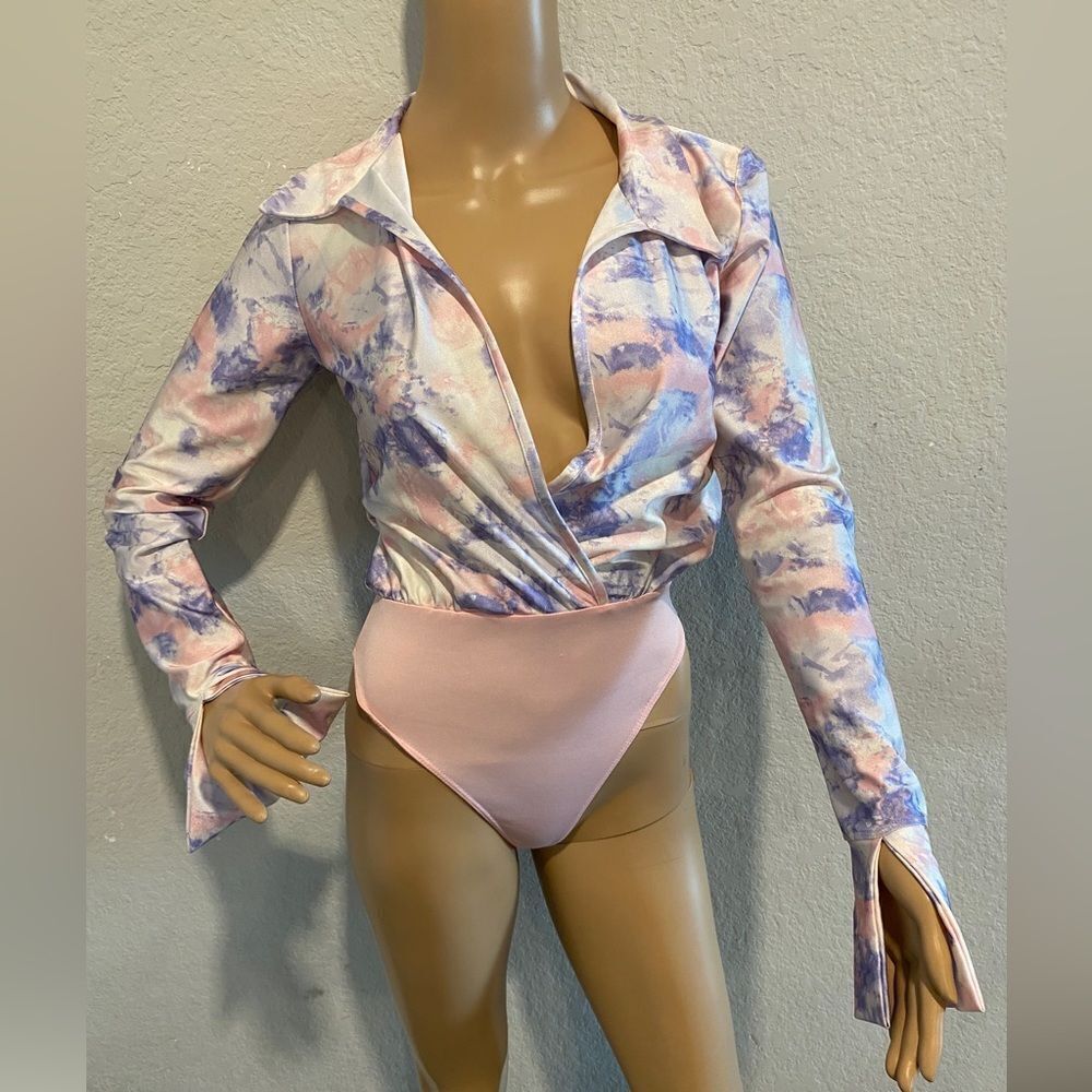 Nwot Long sleeve type dye bodysuit|silky material